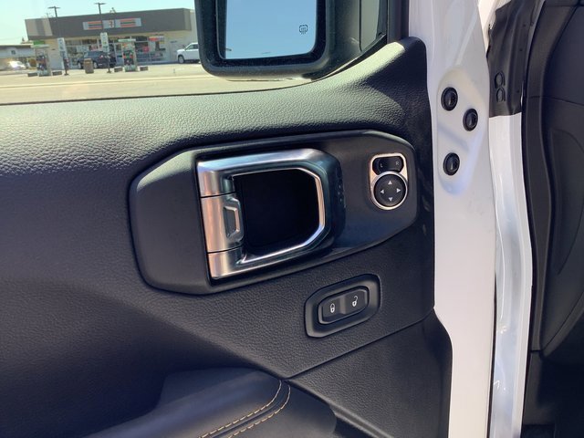 New 2025 Jeep Wrangler Sahara image 10