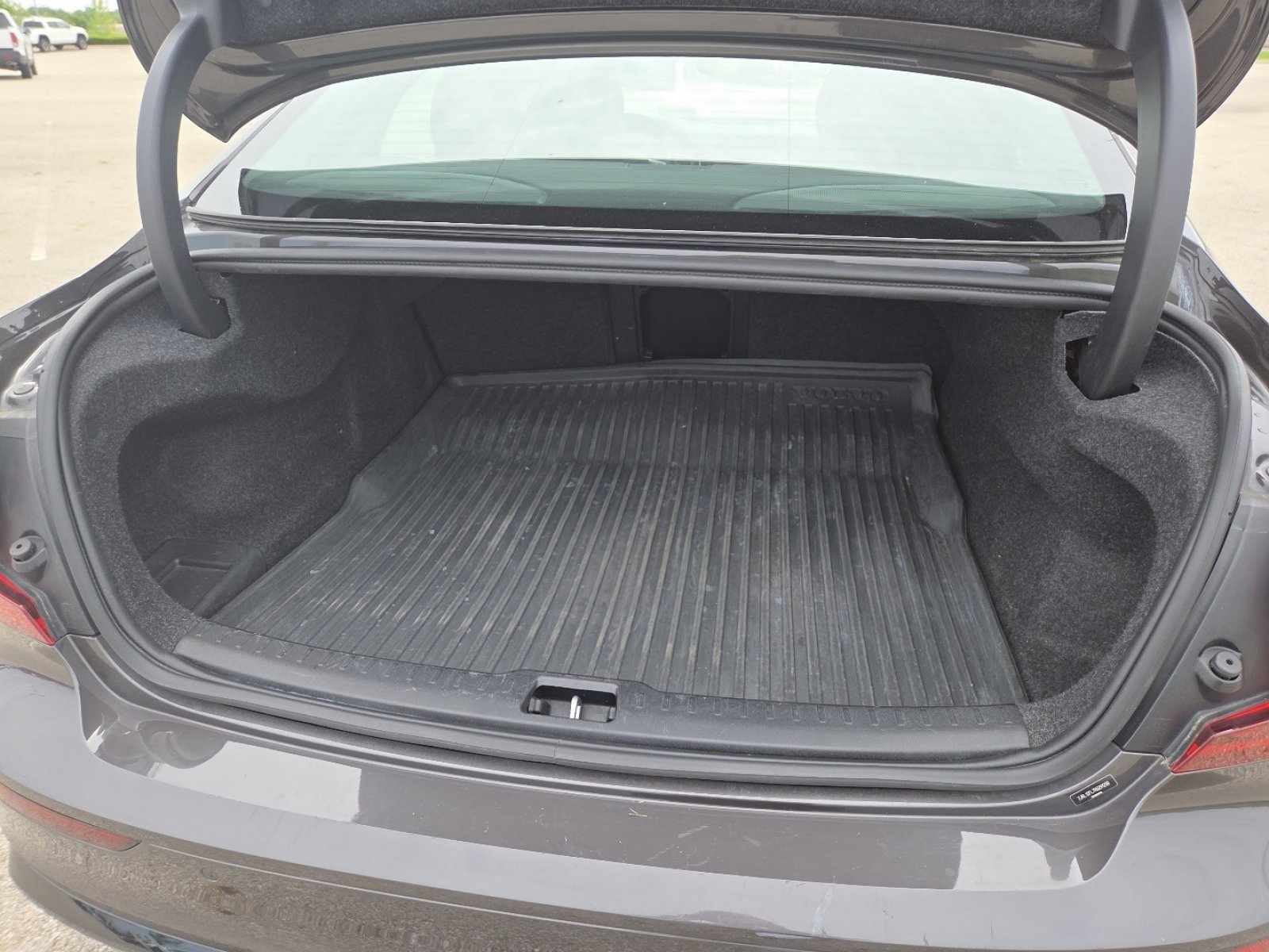 Used 2024 Volvo S60 B5 Plus FWD image 19