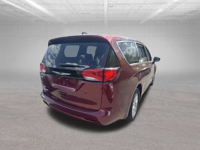 Used 2023 Chrysler Voyager LX FWD image 10