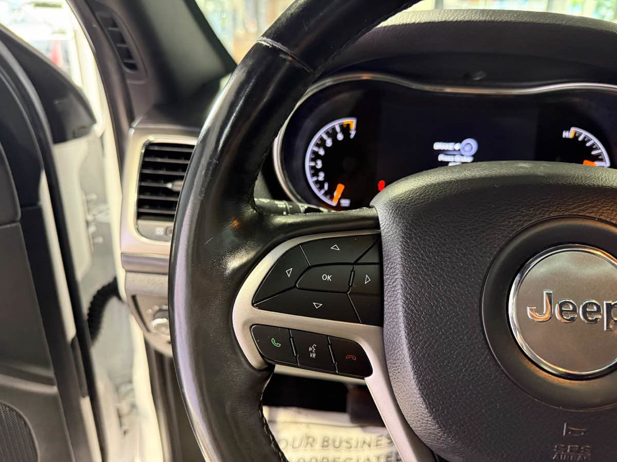 Used 2019 Jeep Grand Cherokee Altitude AWD/4WD image 14