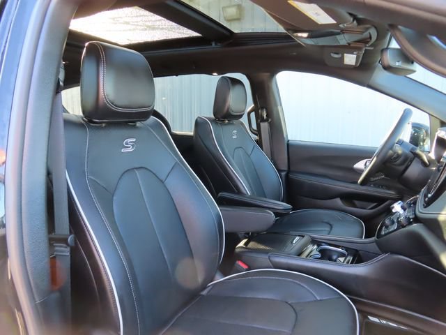 Used 2026 Chrysler Pacifica Limited w/ S Appearance Package AWD/4WD image 27