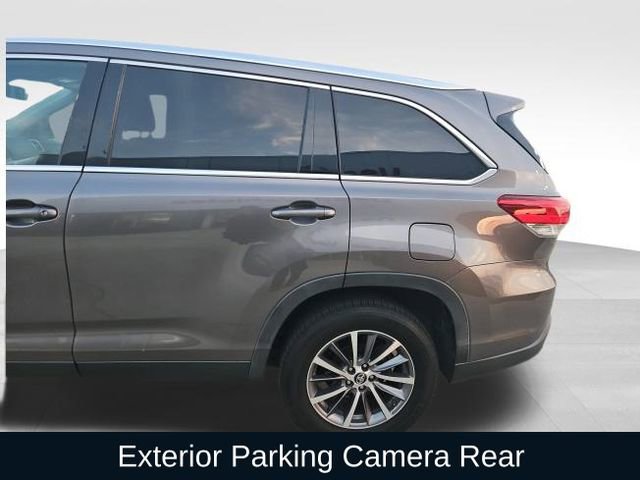 Used 2019 Toyota Highlander XLE image 17