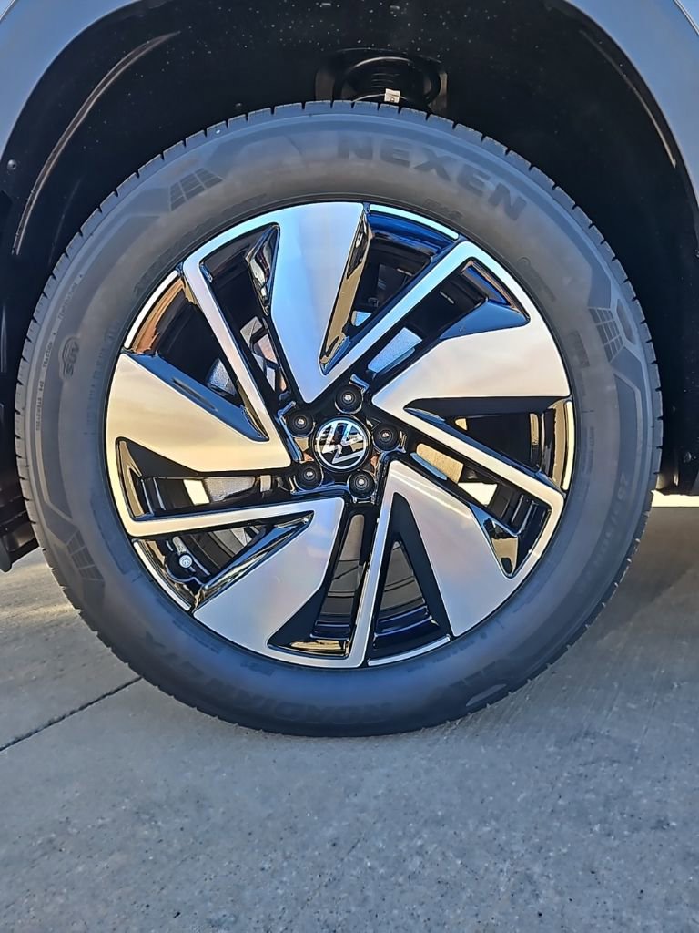 New 2026 Volkswagen Atlas SE image 9