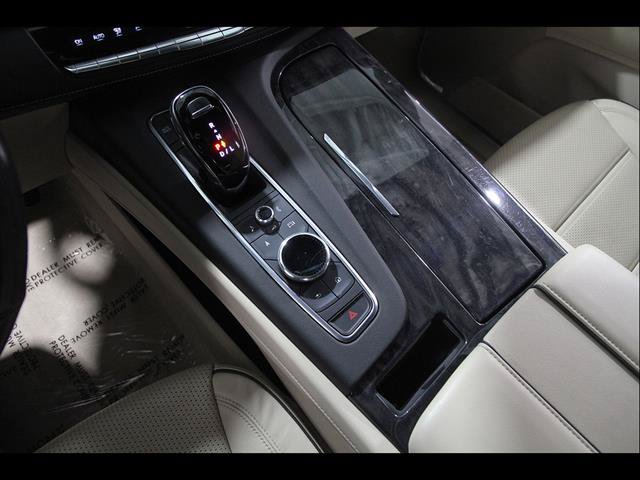 Used 2021 Cadillac Escalade Premium Luxury AWD/4WD image 18