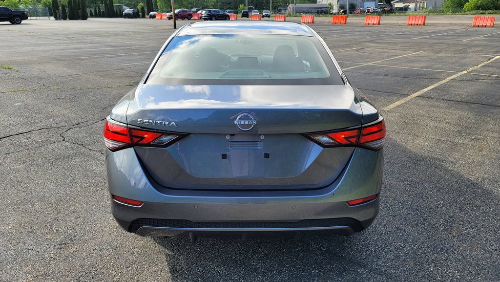 Used 2025 Nissan Sentra S FWD image 10
