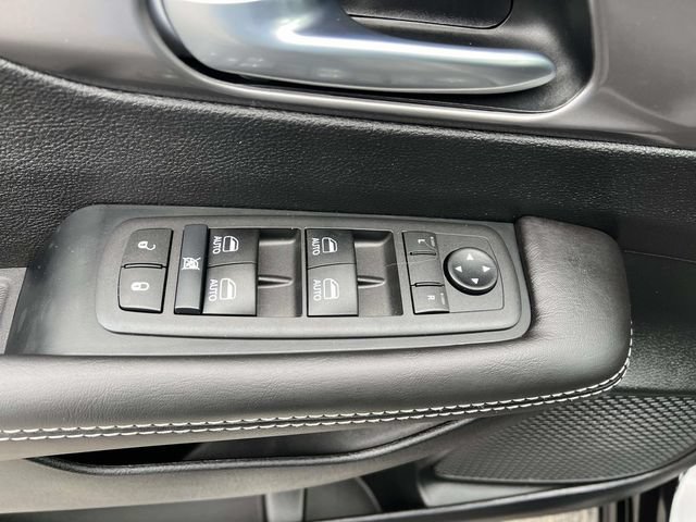 New 2026 Chrysler Pacifica Select w/ S Appearance Package AWD/4WD image 15