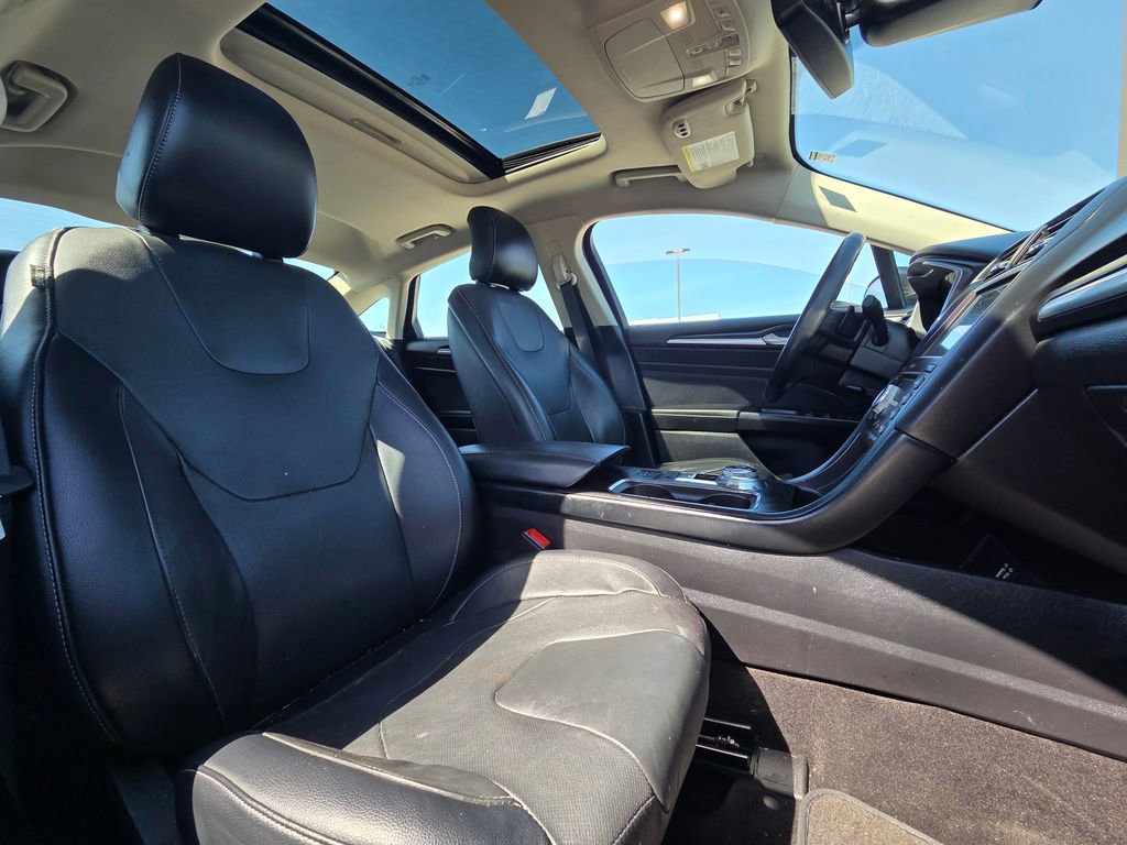 Used 2019 Ford Fusion Titanium image 28
