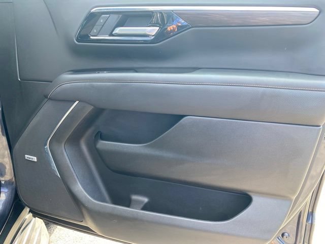 Used 2025 Chevrolet Tahoe Premier AWD/4WD image 40