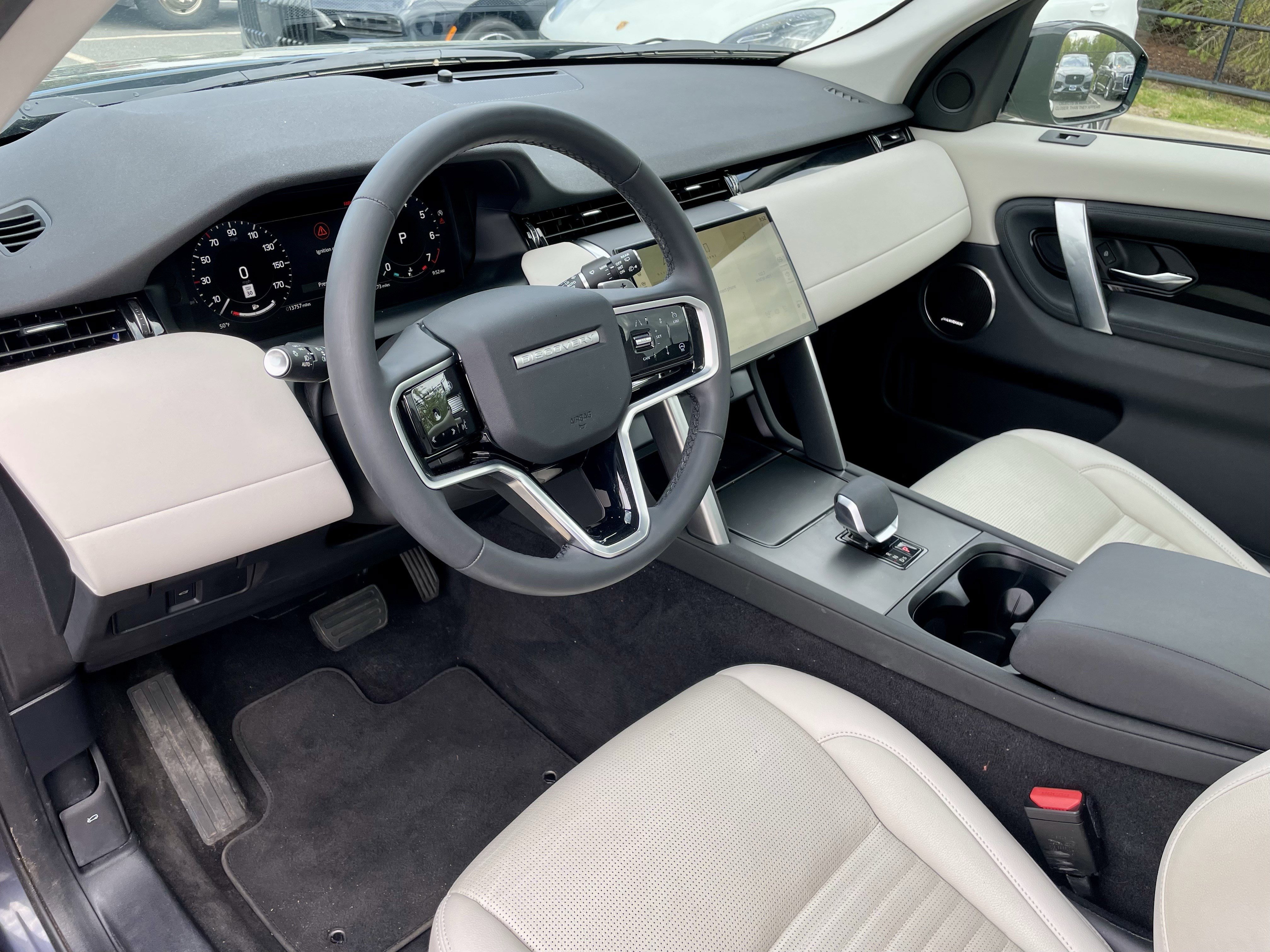 Used 2024 Land Rover Discovery Sport S image 12