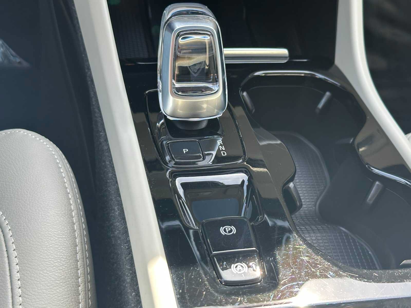 Certified 2023 Volvo XC40 B5 Plus w/ Driver Assist Package AWD/4WD image 31