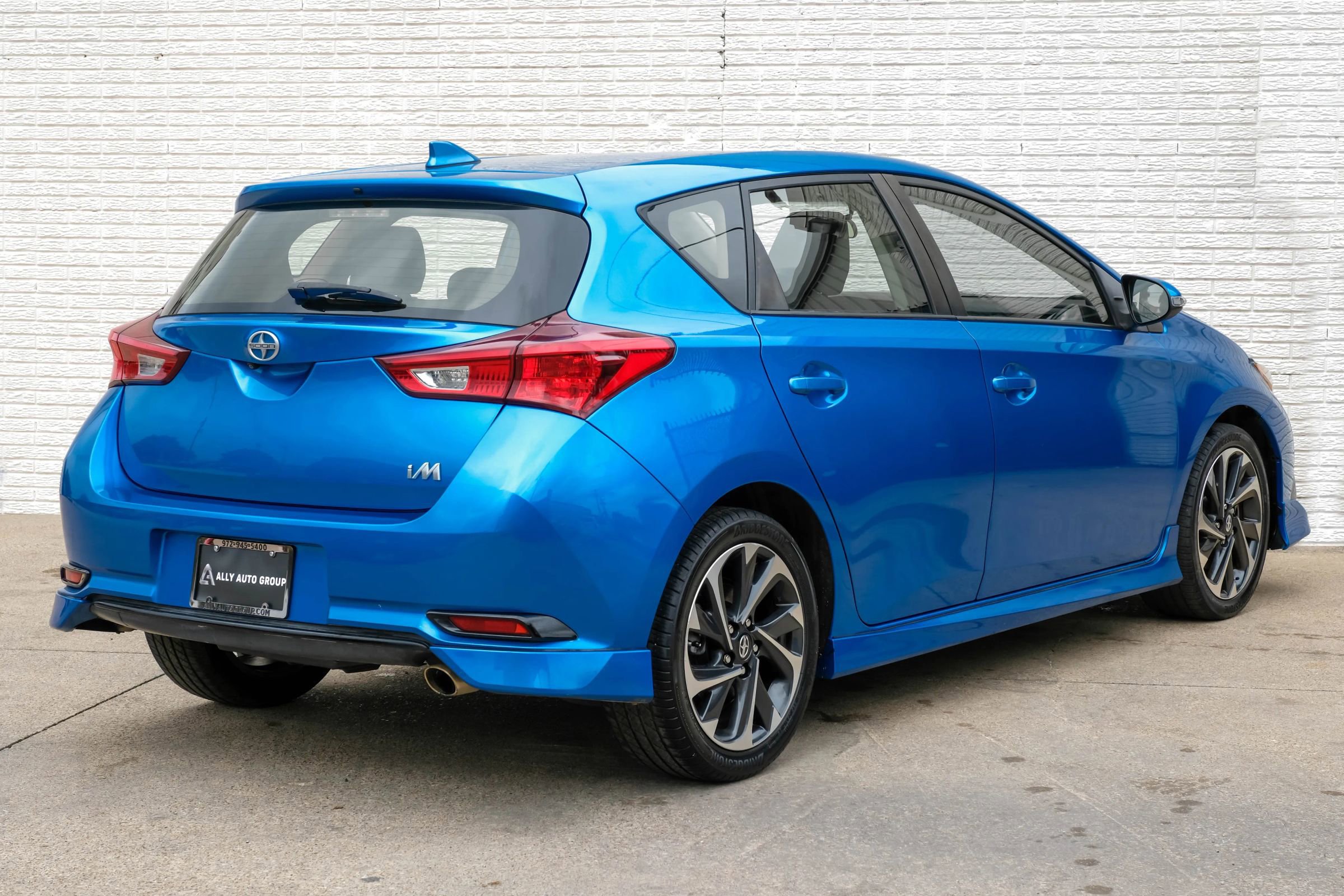 Used 2016 Scion iM Hatchback 4D image 7