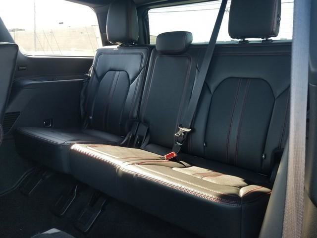 Used 2022 Ford Expedition Limited image 17