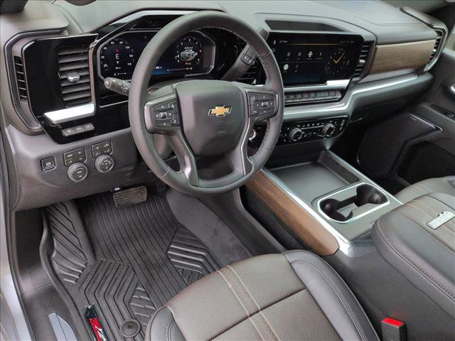 Used 2026 Chevrolet Silverado 2500 High Country w/ High Country Premium Package AWD/4WD image 13
