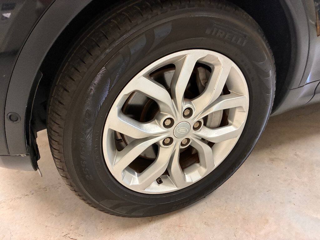 Used 2020 Land Rover Discovery SE AWD/4WD image 30