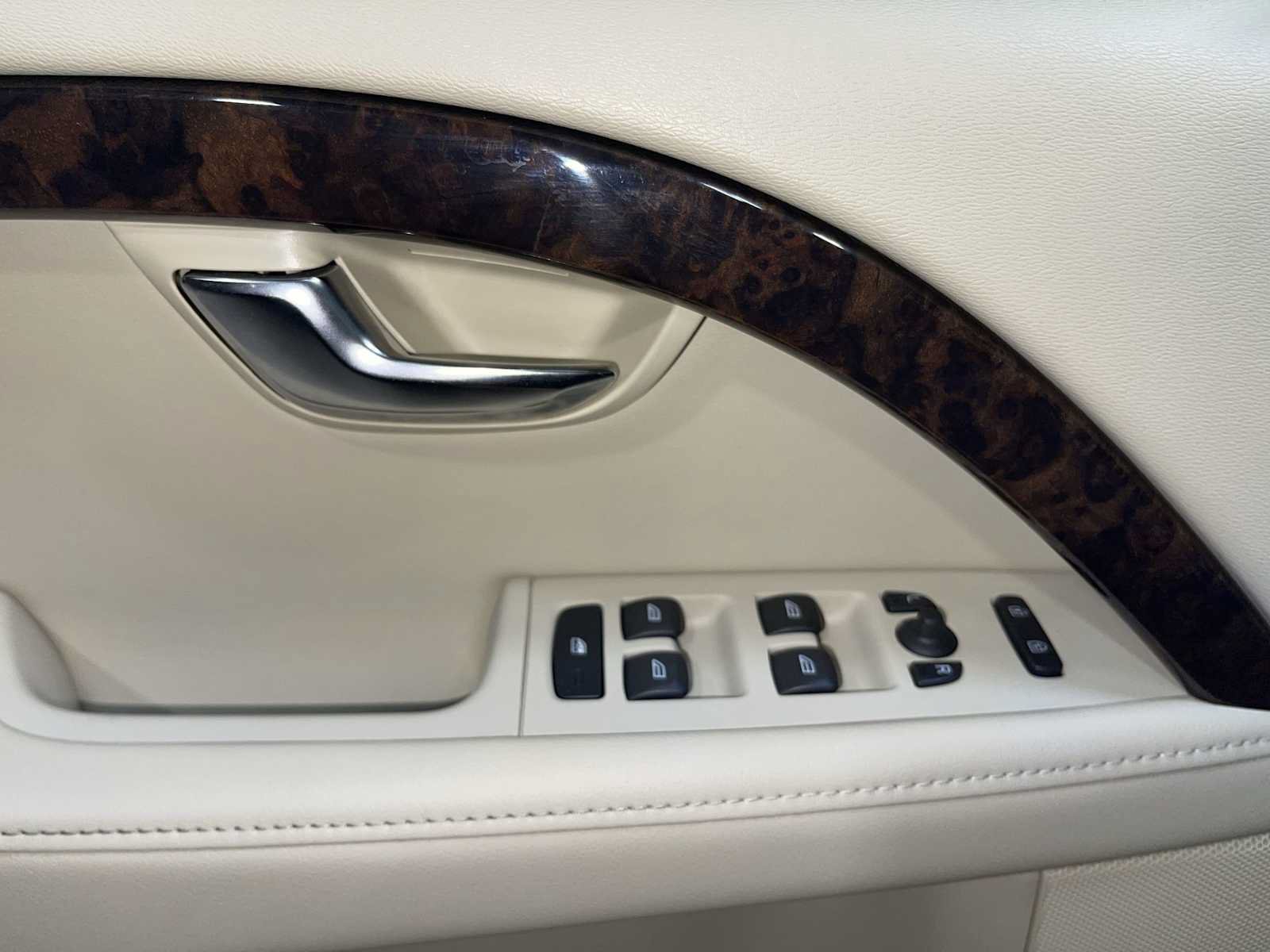 Used 2016 Volvo S80 T5 w/ Convenience Package FWD image 23