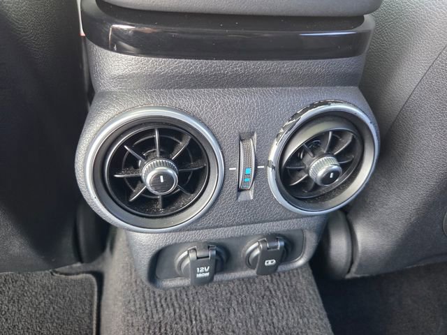 Used 2018 Kia Stinger Premium image 25