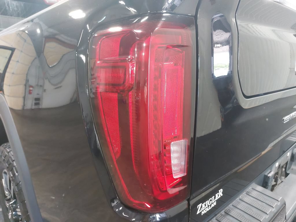 Used 2021 GMC Sierra 2500 AT4 w/ AT4 Premium Plus Package AWD/4WD image 35
