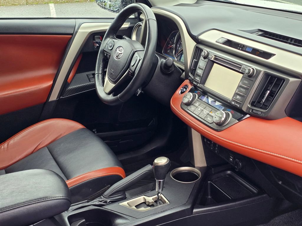 Used 2015 Toyota RAV4 Limited w/ Technology Package image 13