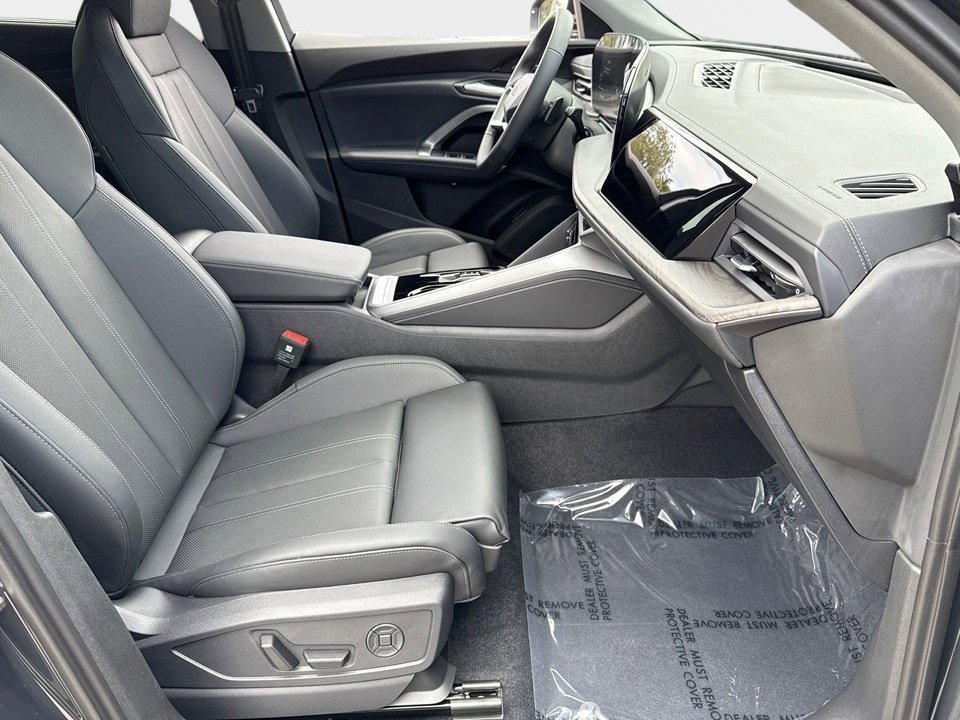 Certified 2025 Audi Q5 2.0T Premium Plus w/ Premium Plus image 10