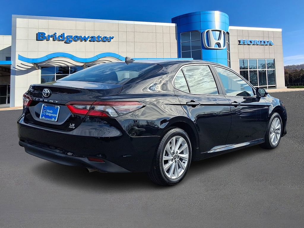 Used 2023 Toyota Camry LE image 6