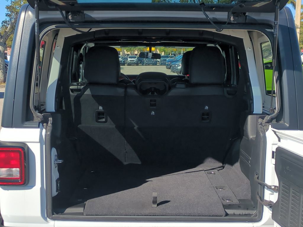 Used 2021 Jeep Wrangler Unlimited Rubicon image 16