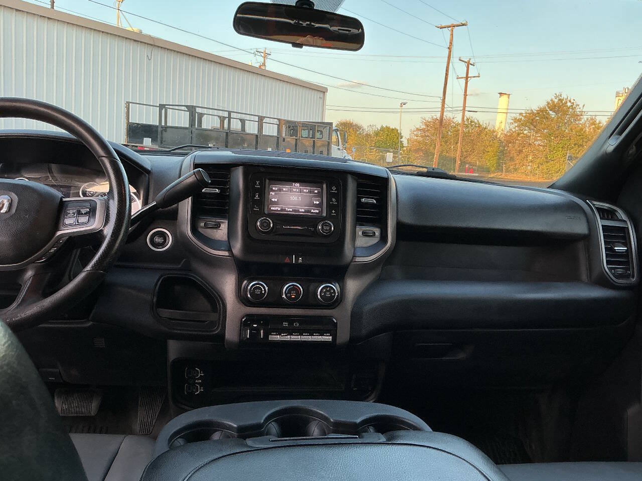 Used 2022 RAM 2500 Tradesman w/ Chrome Appearance Group AWD/4WD image 23