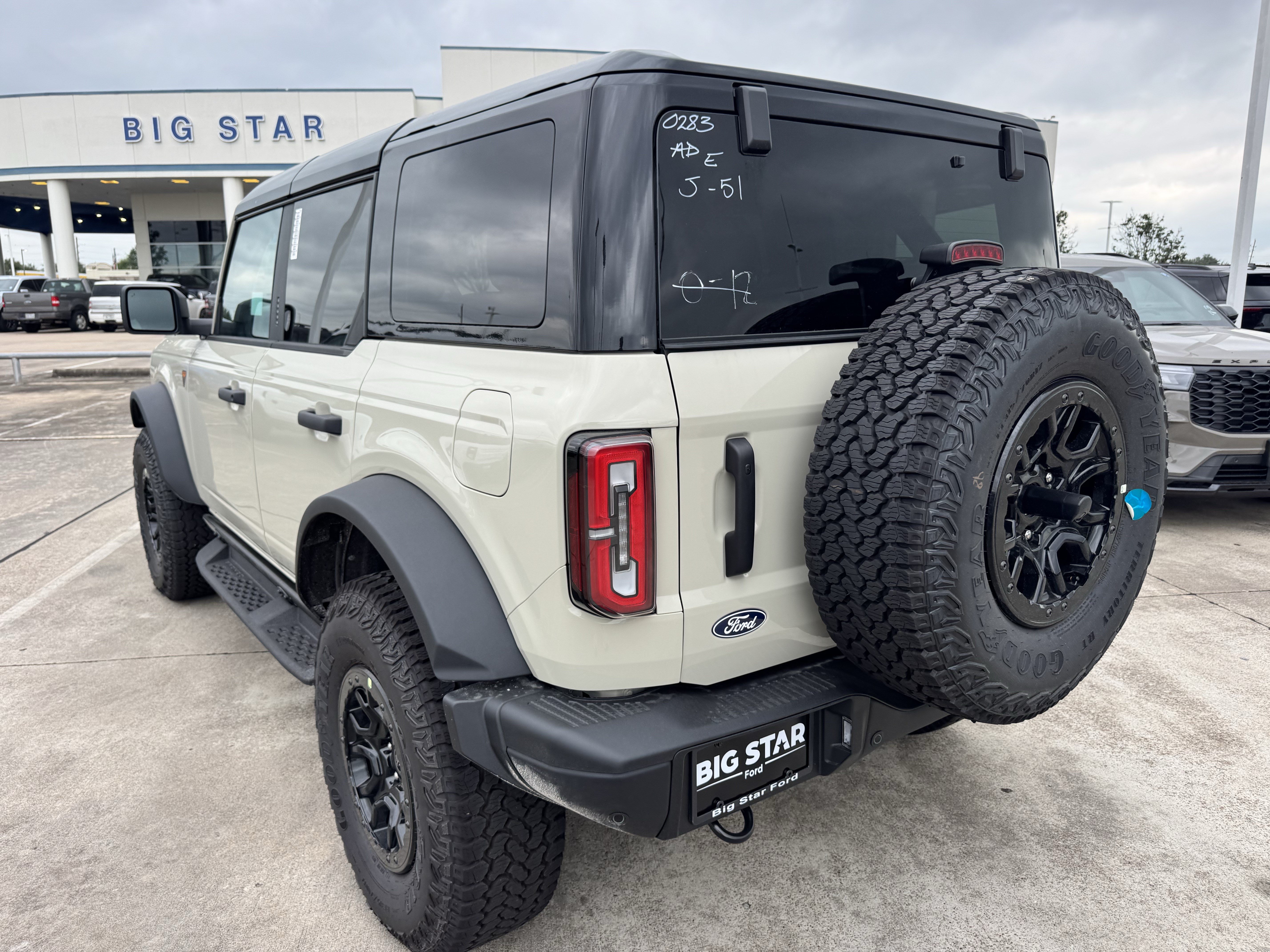 New 2026 Ford Bronco Badlands AWD/4WD image 6