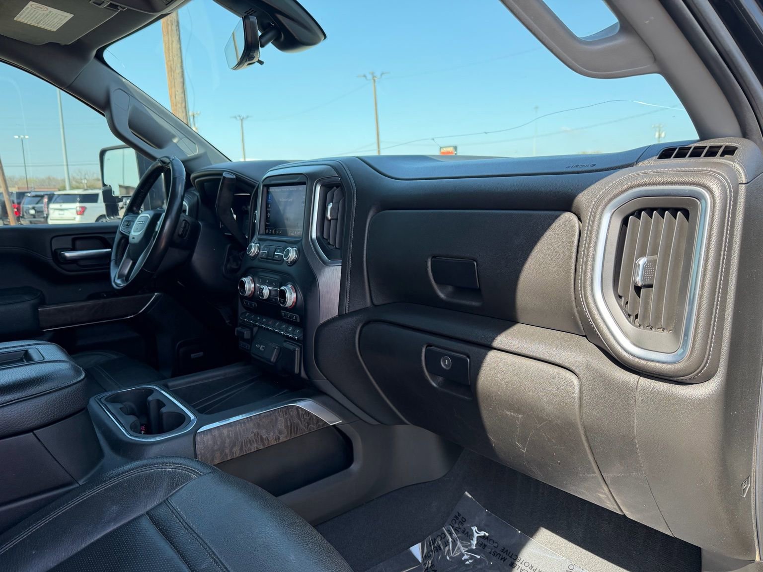 Used 2022 GMC Sierra 2500 Denali w/ Denali Black Diamond Edition image 16