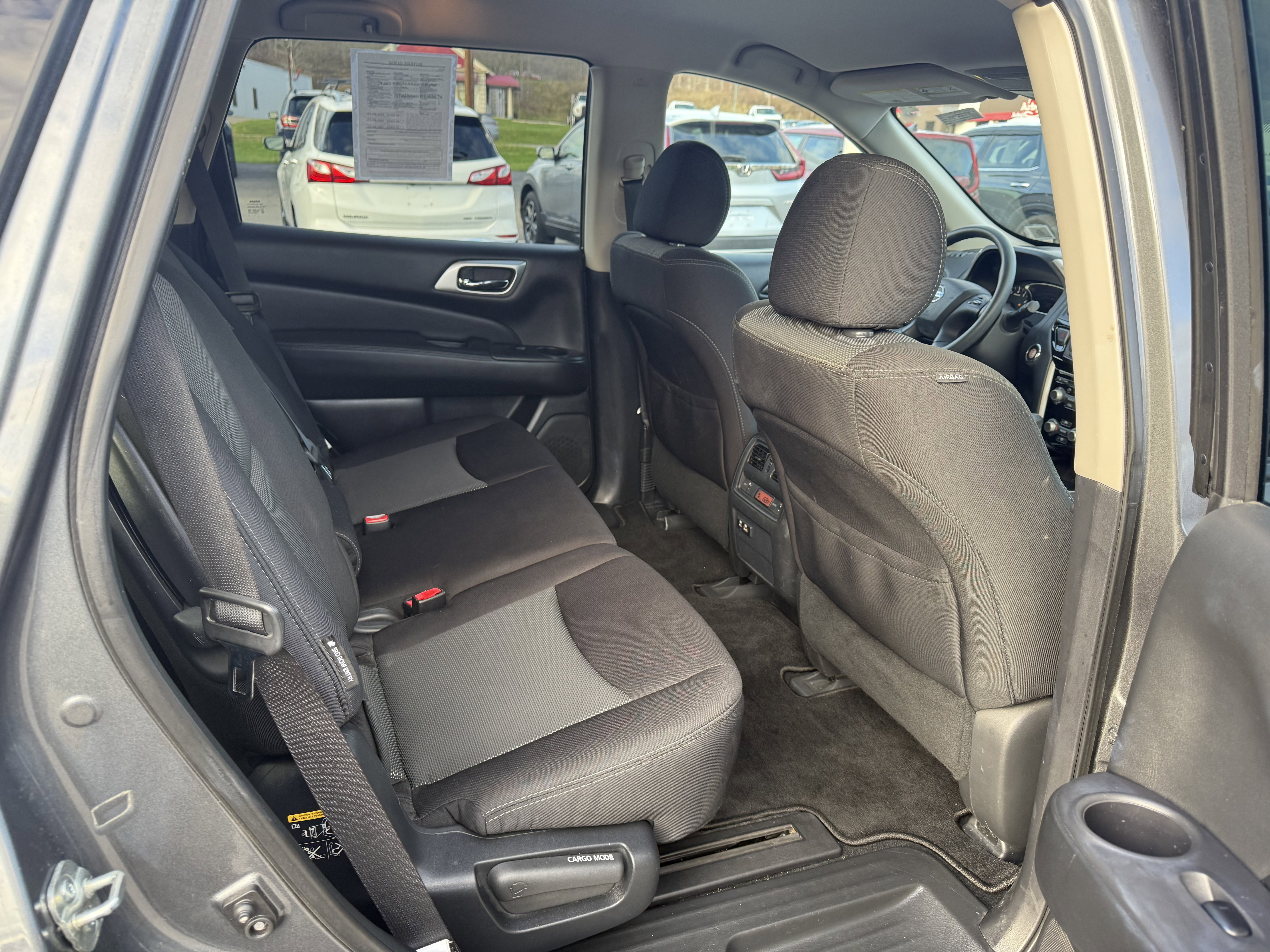 Used 2020 Nissan Pathfinder S image 12