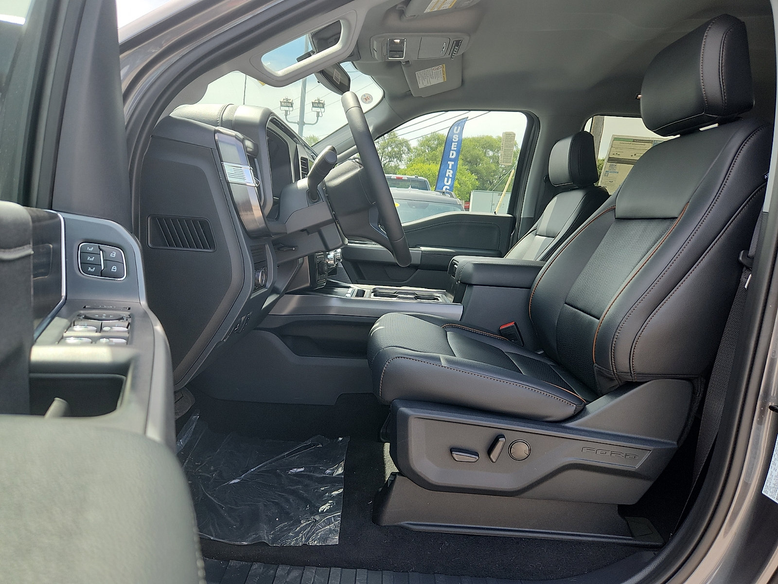 New 2026 Ford F250 Lariat w/ FX4 Off-Road Package AWD/4WD image 9