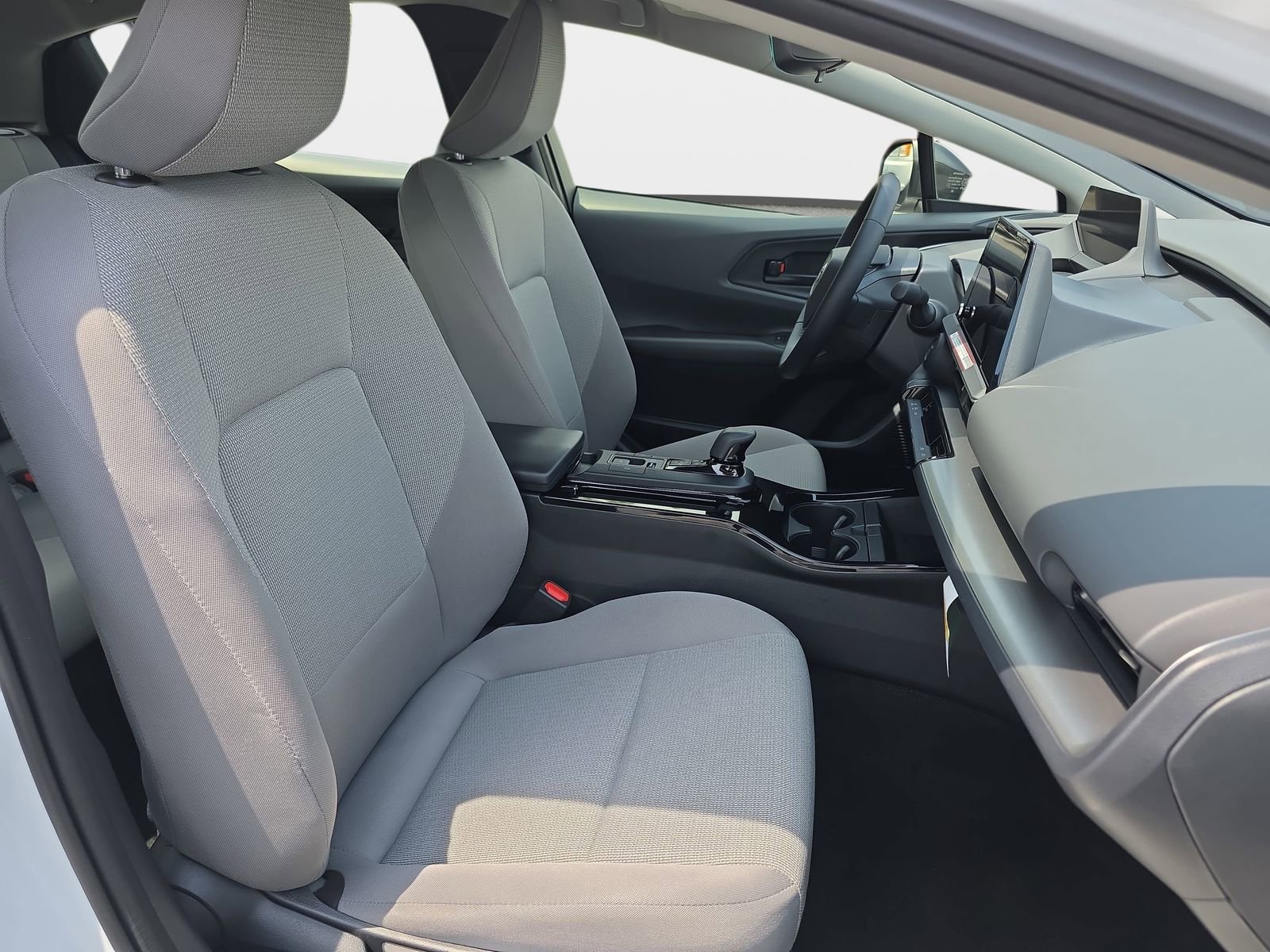 Used 2026 Toyota Prius LE FWD image 10