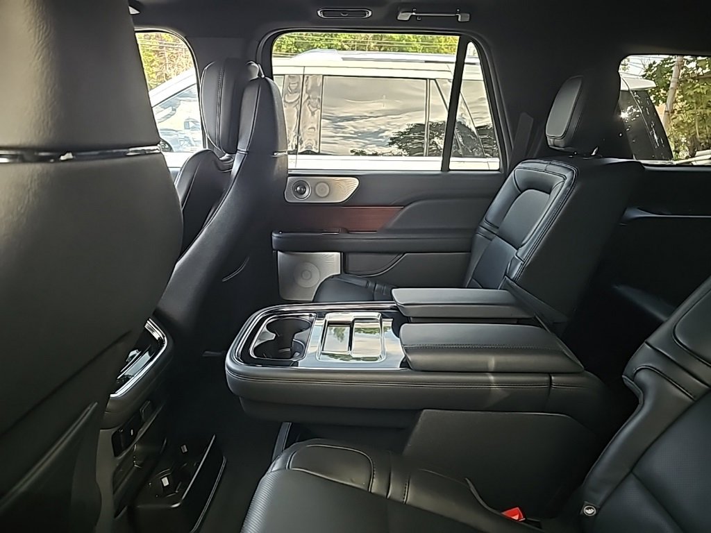 New 2024 Lincoln Navigator L Reserve image 7