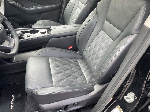 Used 2026 Nissan Rogue Platinum w/ Platinum Premium Package AWD/4WD image 13