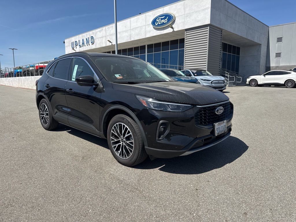 Used 2024 Ford Escape SE w/ PHEV Premium Package image 1