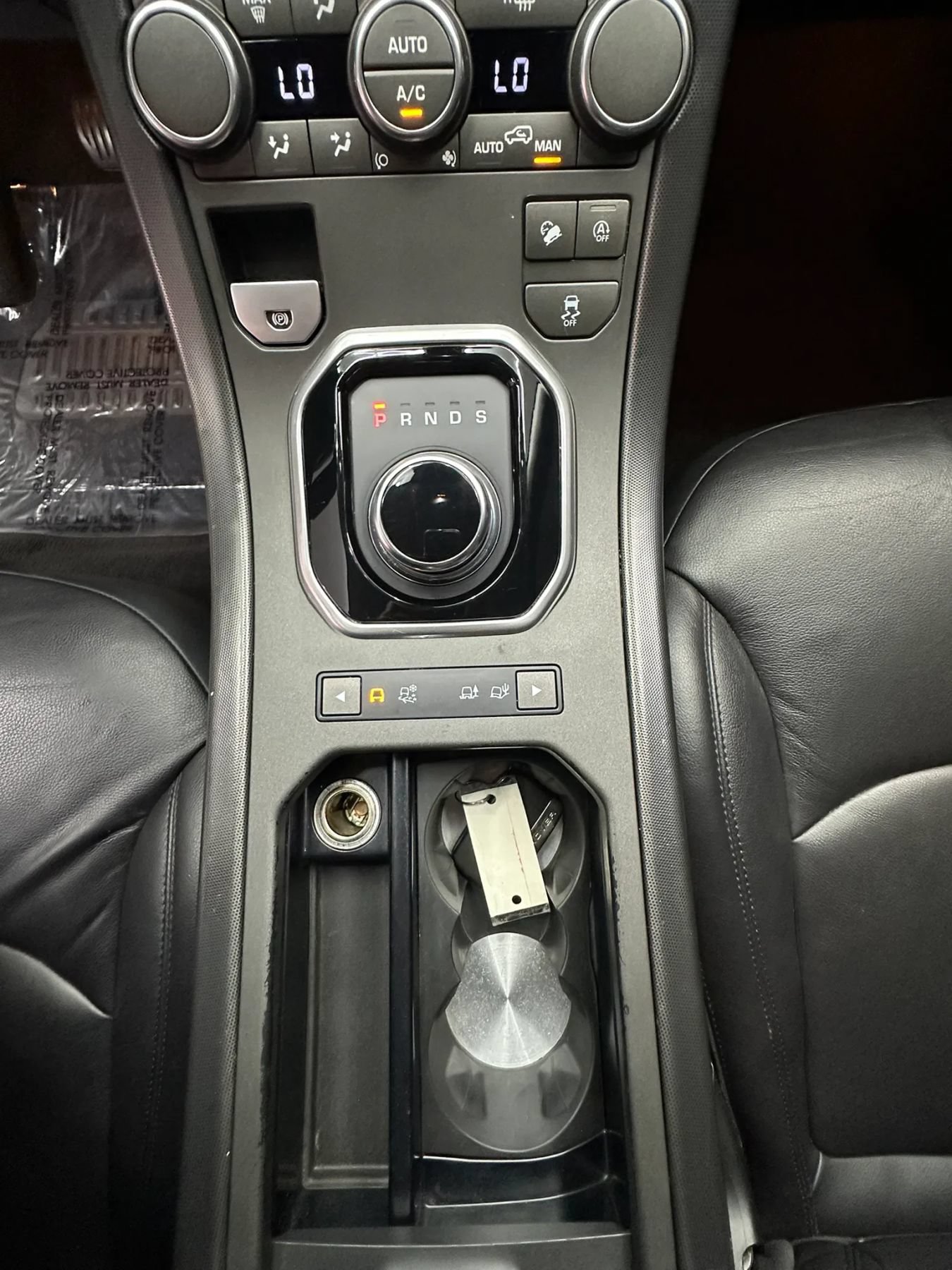 Used 2019 Land Rover Range Rover Evoque SE AWD/4WD image 24