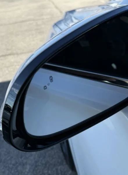 Used 2019 Hyundai Santa Fe FWD image 11