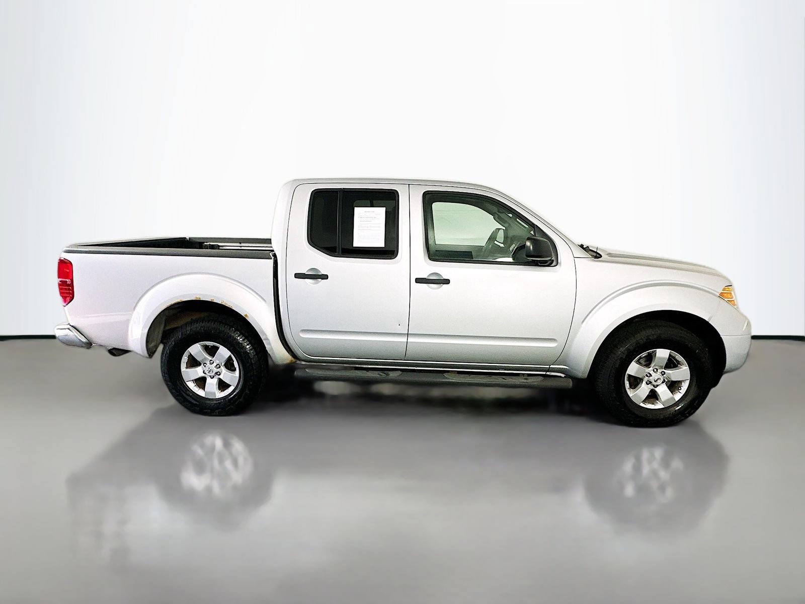 Used 2013 Nissan Frontier SV w/ SV Value Truck Pkg AWD/4WD image 8
