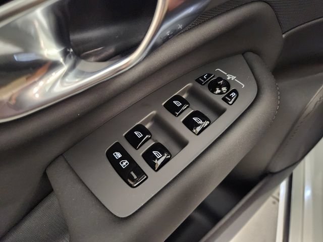 New 2026 Volvo XC90 B5 Core AWD/4WD image 23
