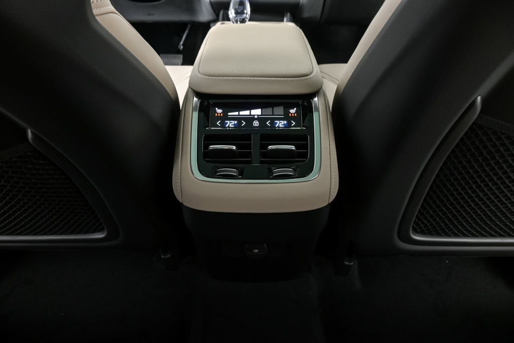 New 2026 Volvo XC90 B6 Plus w/ Protection Package Premier image 20