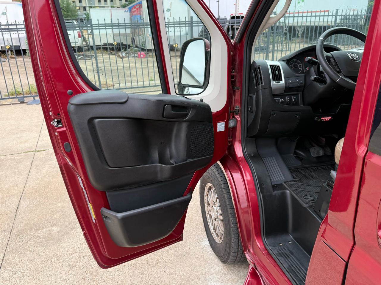 Used 2019 RAM ProMaster 2500 w/ Mopar Trailer Tow Group image 12