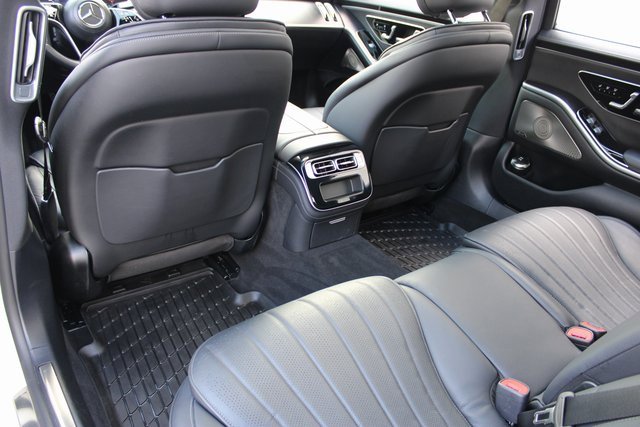 Used 2023 Mercedes-Benz S 500 4MATIC w/ AMG Line image 9