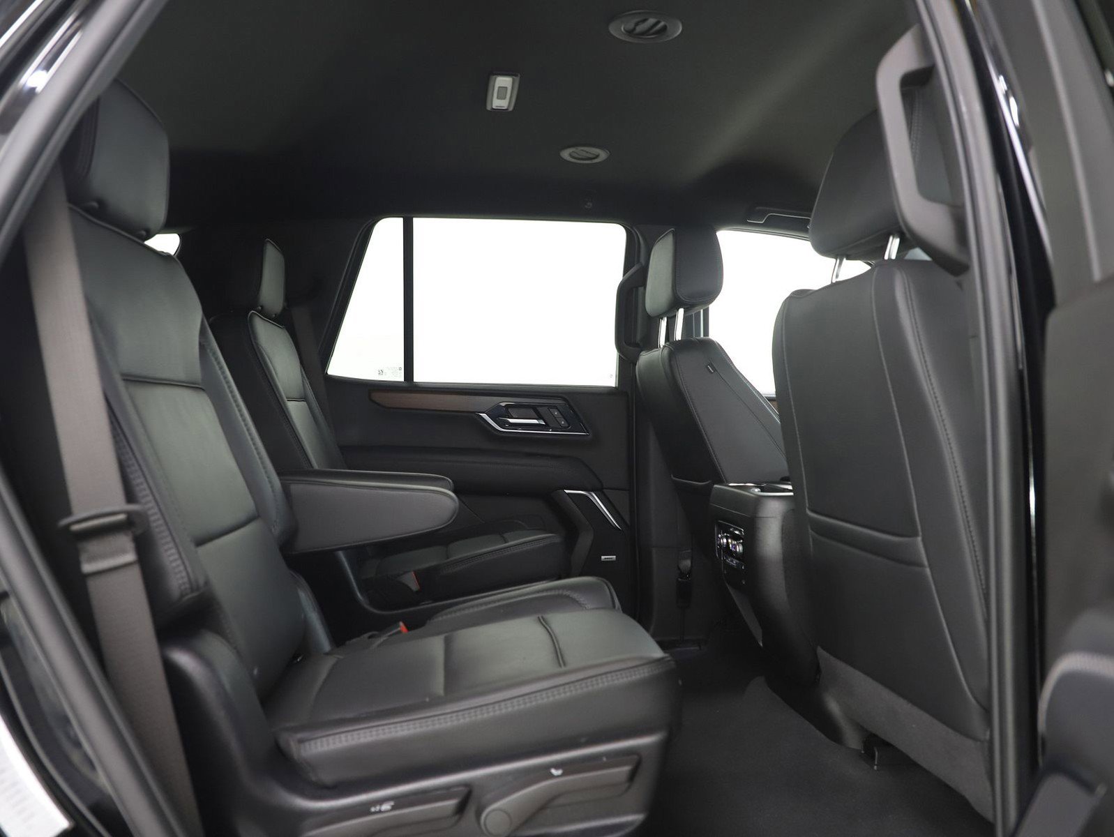 Used 2025 GMC Yukon Denali AWD/4WD image 13