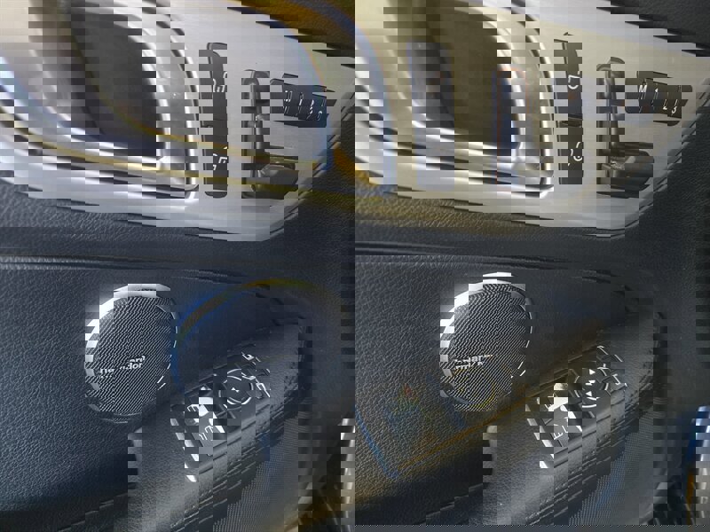 Used 2014 Mercedes-Benz SLK 250 image 13