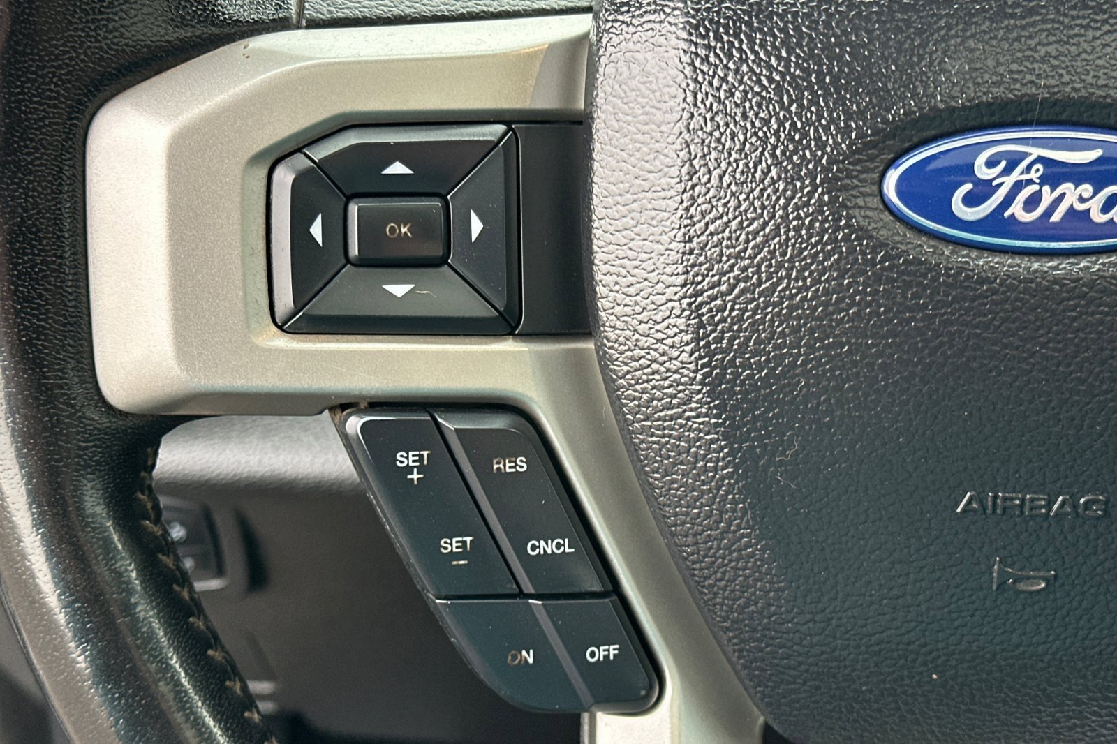 Used 2021 Ford F250 Lariat w/ Chrome Package image 34