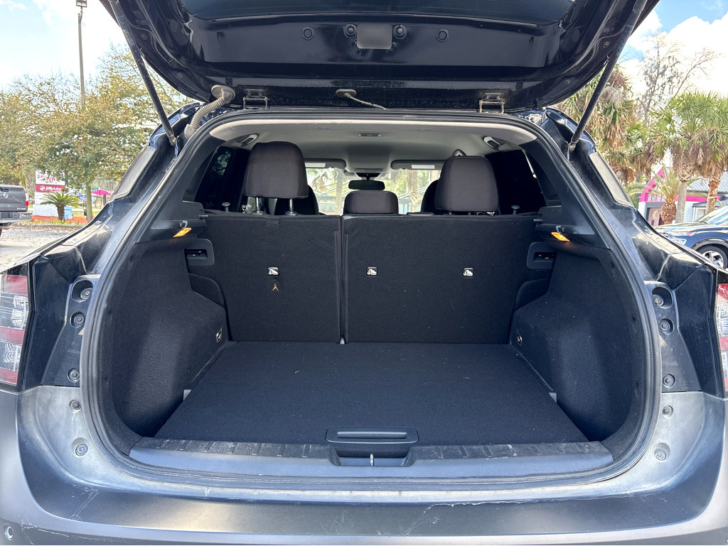 Used 2025 Nissan Kicks SV FWD image 21