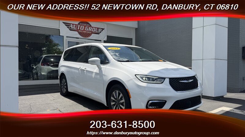 Used 2022 Chrysler Pacifica Touring-L FWD image 7