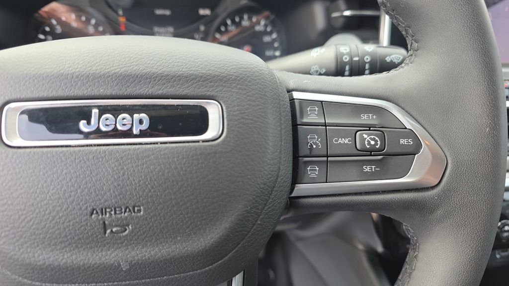 Used 2025 Jeep Compass Limited AWD/4WD image 15