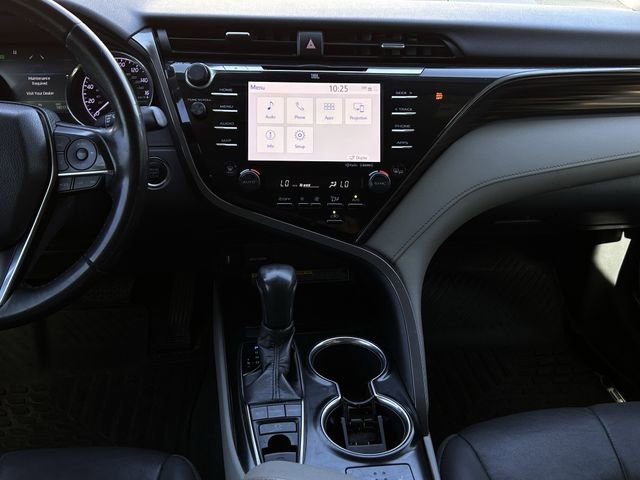 Used 2020 Toyota Camry XLE image 19