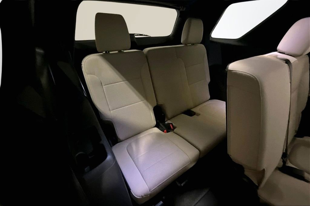 Used 2023 Chevrolet Traverse LS w/ Safety Package image 25