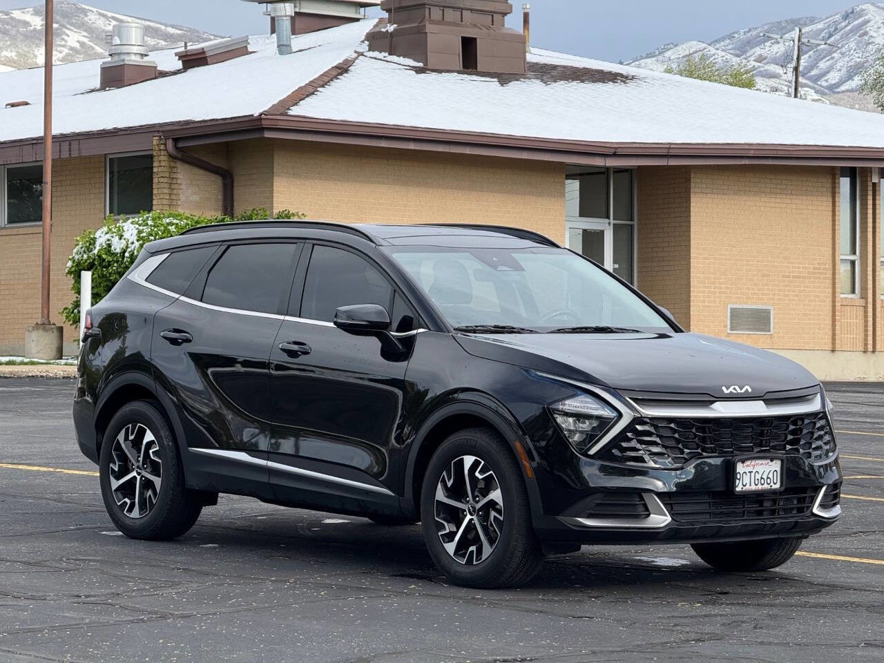 Used 2023 Kia Sportage EX w/ EX Premium Package image 3